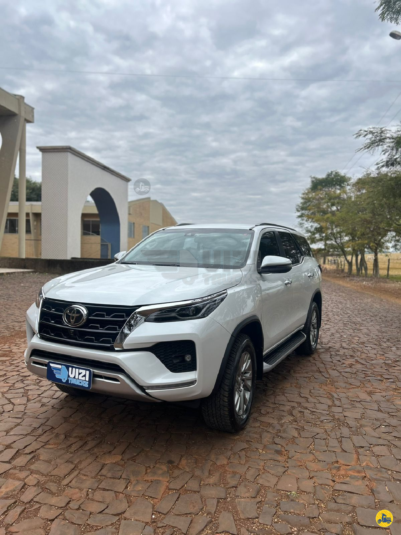 CARRO TOYOTA Hilux SW4 4.0 SRX Vizi Trucks DOIS VIZINHOS PARANÁ PR